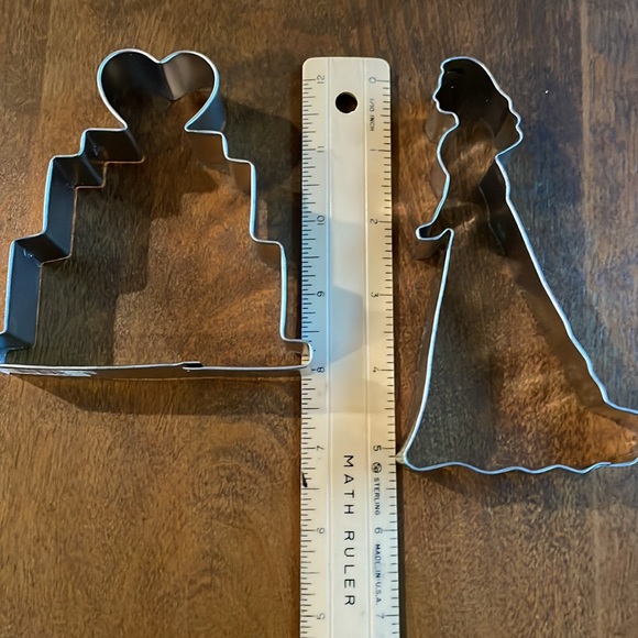 Bride and wedding cake cookie cutters - Picture 2 of 2